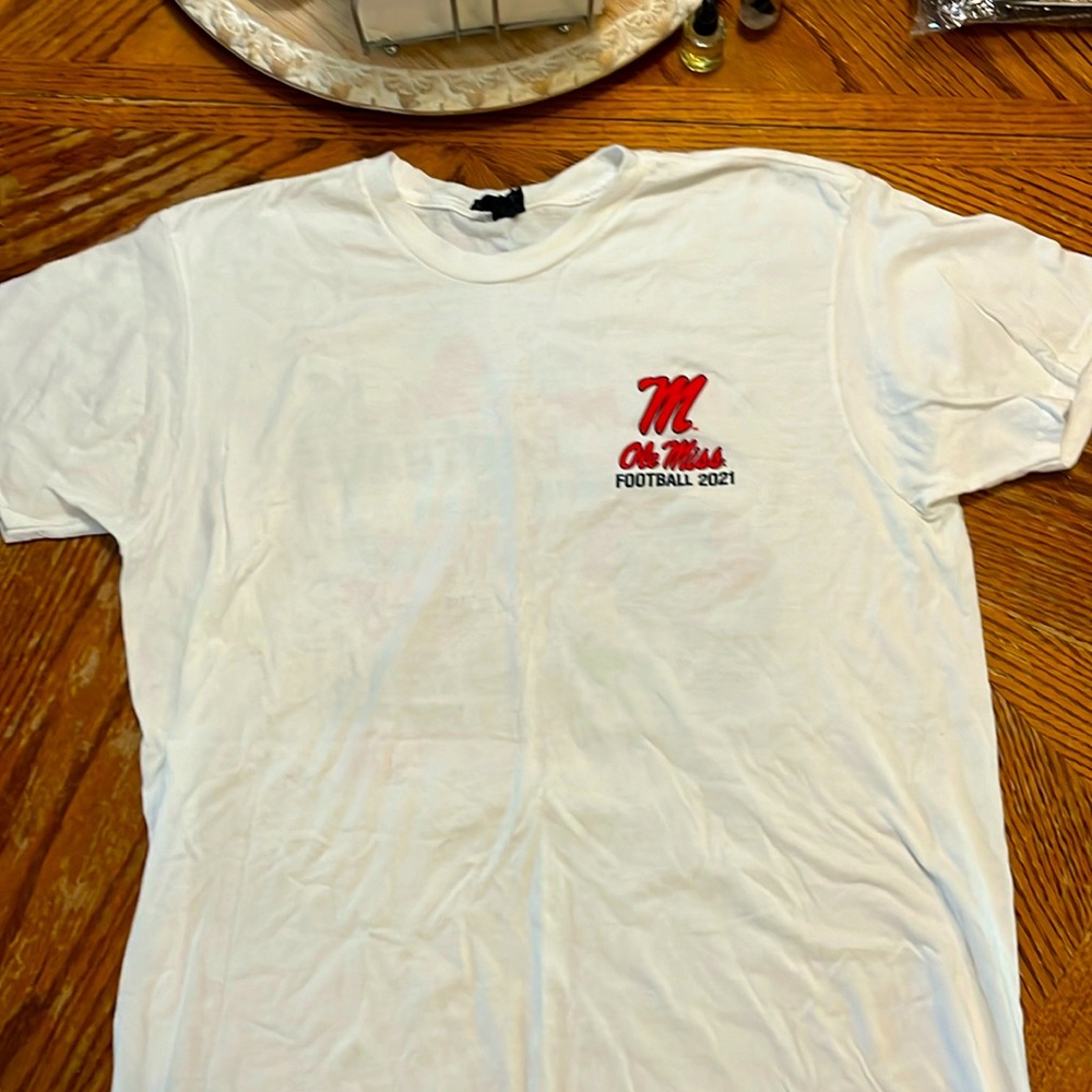 Men’s tshirt ole miss football